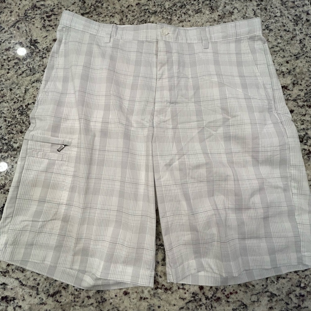 Men's Greg Norman‎ White Plaid Shorts 36